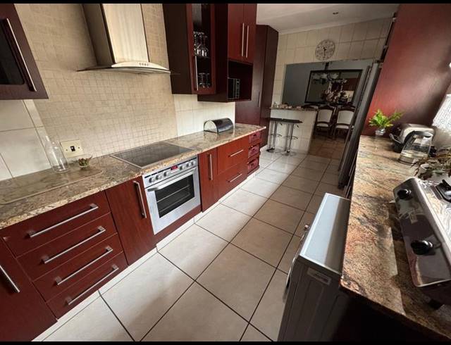 3 BEDROOM HOUSE FOR SALE IN BIRCH ACRES